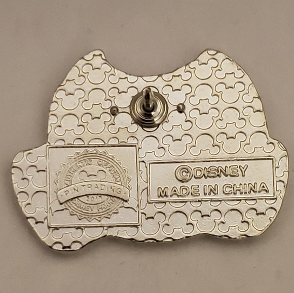 Disney Pin Trading Mickey Mouse Body Parts Shorts White Buttons Collection Pin - Picture 2 of 3